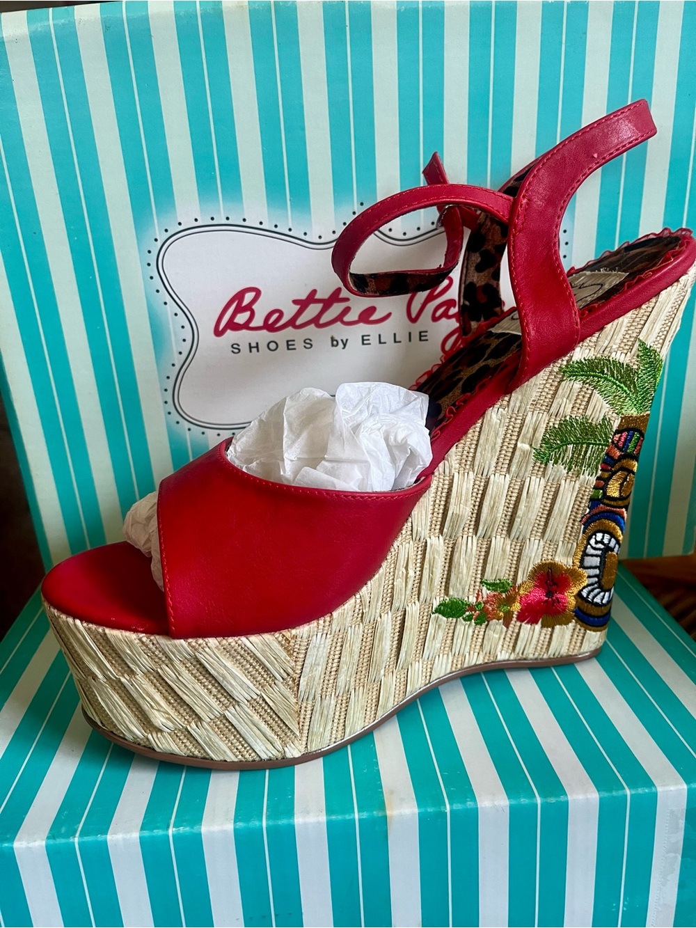 Bettie Page enchanted tiki platforms sz 9 - Picture 4 of 11